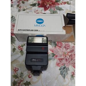 Minolta Auto Electroflash 220X Mount Flash in Box